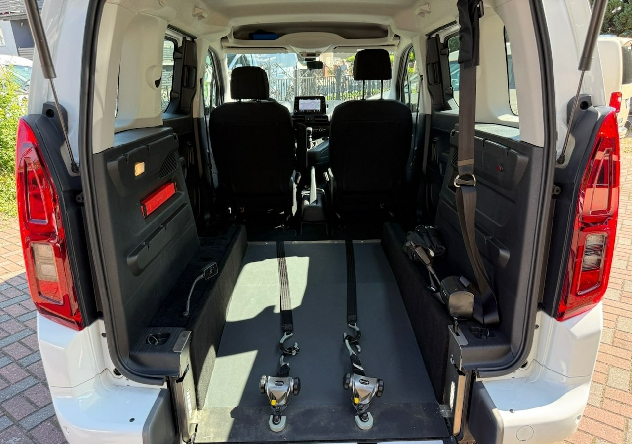 Opel Combo IV Opel Combo Life Niepełnosprawnych inwalida Rampa 32105 km Model 2022 - Personbil: bild 4 Opel Combo IV Opel Combo Life Niepełnosprawnych inwalida Rampa 32105 km Model 2022 - Personbil: bild 4