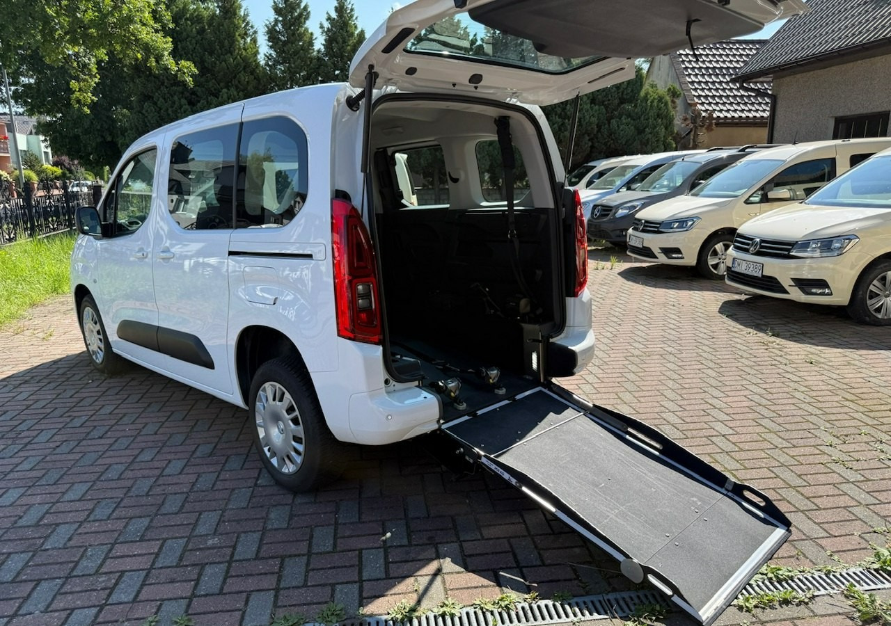Opel Combo IV Opel Combo Life Niepełnosprawnych inwalida Rampa 32105 km Model 2022 - Personbil: bild 3 Opel Combo IV Opel Combo Life Niepełnosprawnych inwalida Rampa 32105 km Model 2022 - Personbil: bild 3