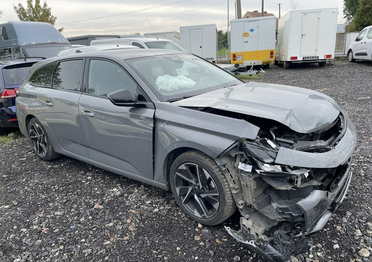 Peugeot 308 P5 Peugeot 308 1.5-131KM BlueHDi Allure Pack S&S EAT8 Salon PL 2024 - Kombi: bild 3 Peugeot 308 P5 Peugeot 308 1.5-131KM BlueHDi Allure Pack S&S EAT8 Salon PL 2024 - Kombi: bild 3