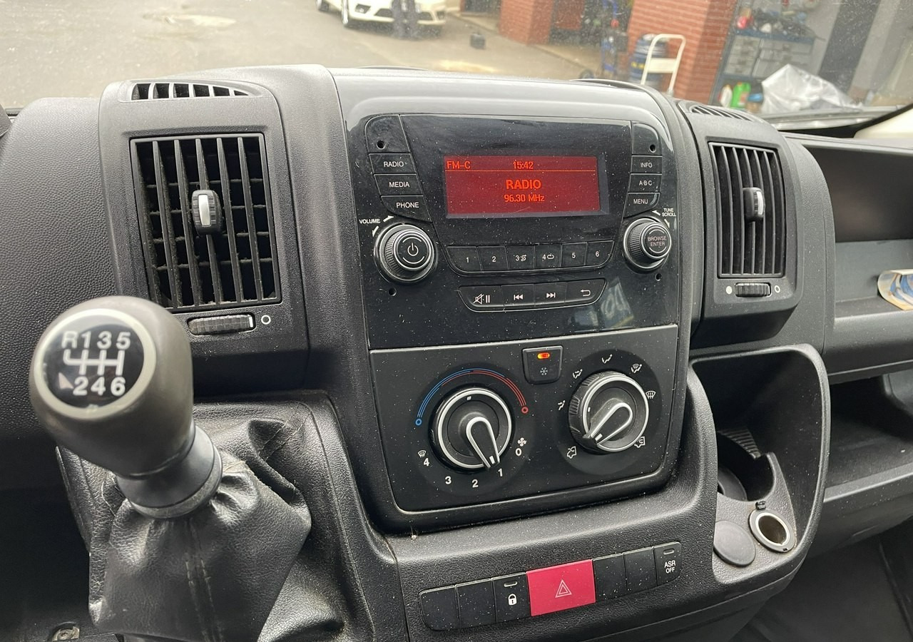 Peugeot Boxer Peugeot Boxer 2.0-130KM klima dokka Brygadówka doka 122tkm 2018 - Transportbil med flak, Dubbelhytt transportbil: bild 3 Peugeot Boxer Peugeot Boxer 2.0-130KM klima dokka Brygadówka doka 122tkm 2018 - Transportbil med flak, Dubbelhytt transportbil: bild 3