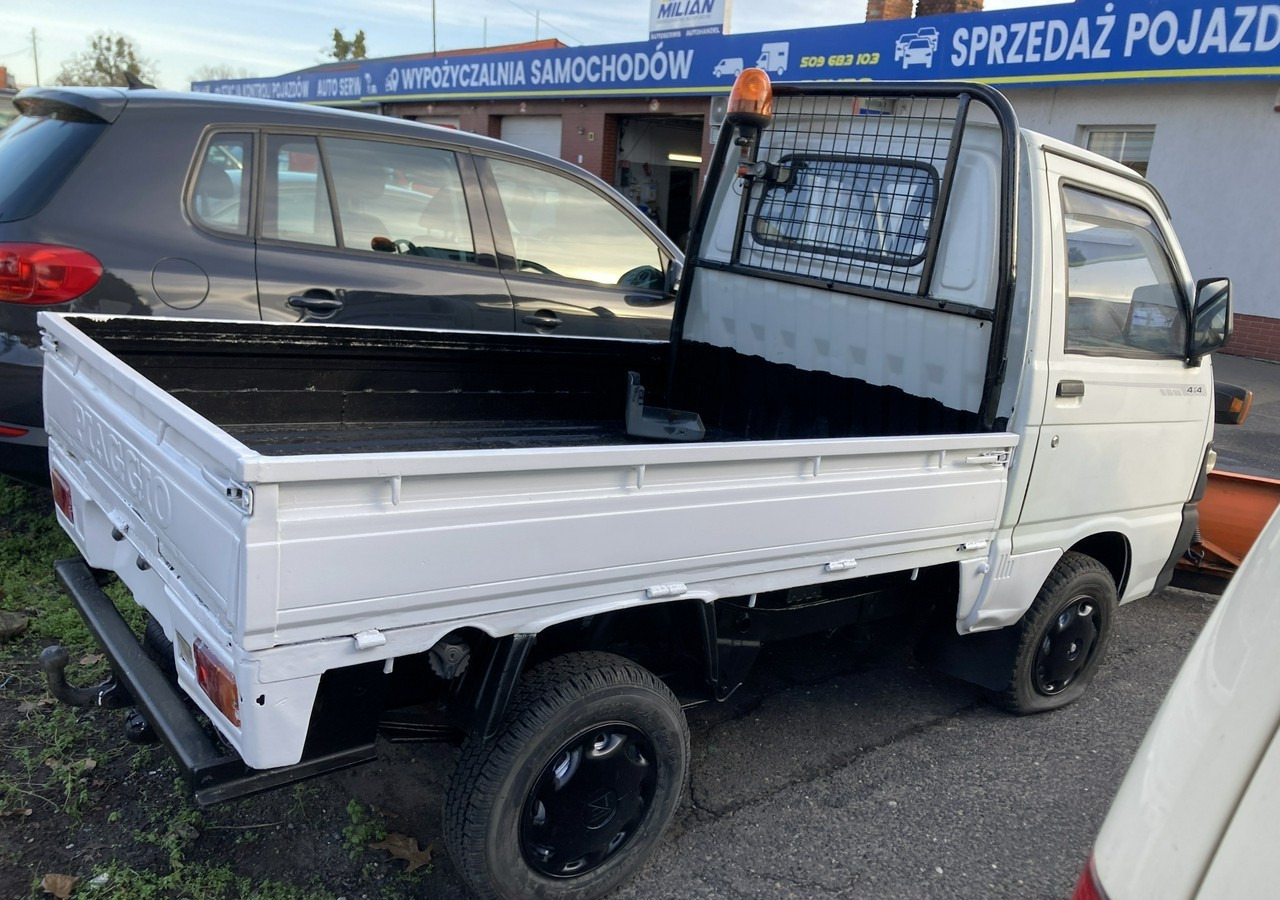 Piaggio Piaggio Porter 4X4 Skrzynia odśnieżarka Pług 2011 - Plogbil: bild 3 Piaggio Piaggio Porter 4X4 Skrzynia odśnieżarka Pług 2011 - Plogbil: bild 3