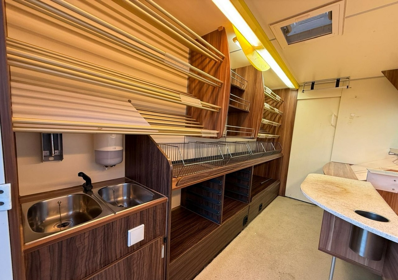 Renault Master Autosklep pieczyw Sklep Gastronomiczny Food Truck Foodtruck BORCO 20 - Matbil: bild 5 Renault Master Autosklep pieczyw Sklep Gastronomiczny Food Truck Foodtruck BORCO 20 - Matbil: bild 5