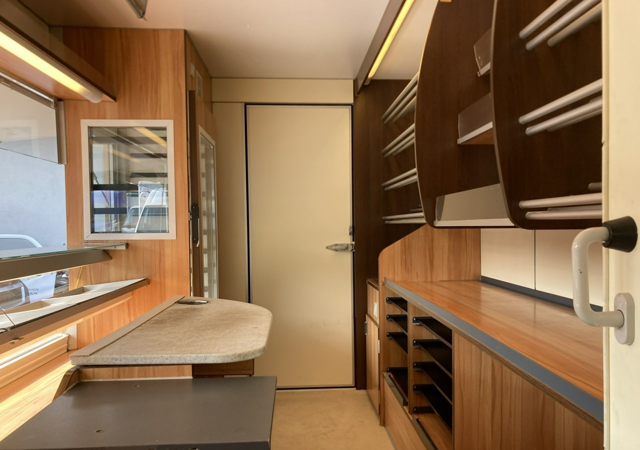 Renault Master Autosklep pieczywa Gastronomiczny Food Truck Foodtruck sklep BORCO20 - Matbil: bild 4 Renault Master Autosklep pieczywa Gastronomiczny Food Truck Foodtruck sklep BORCO20 - Matbil: bild 4