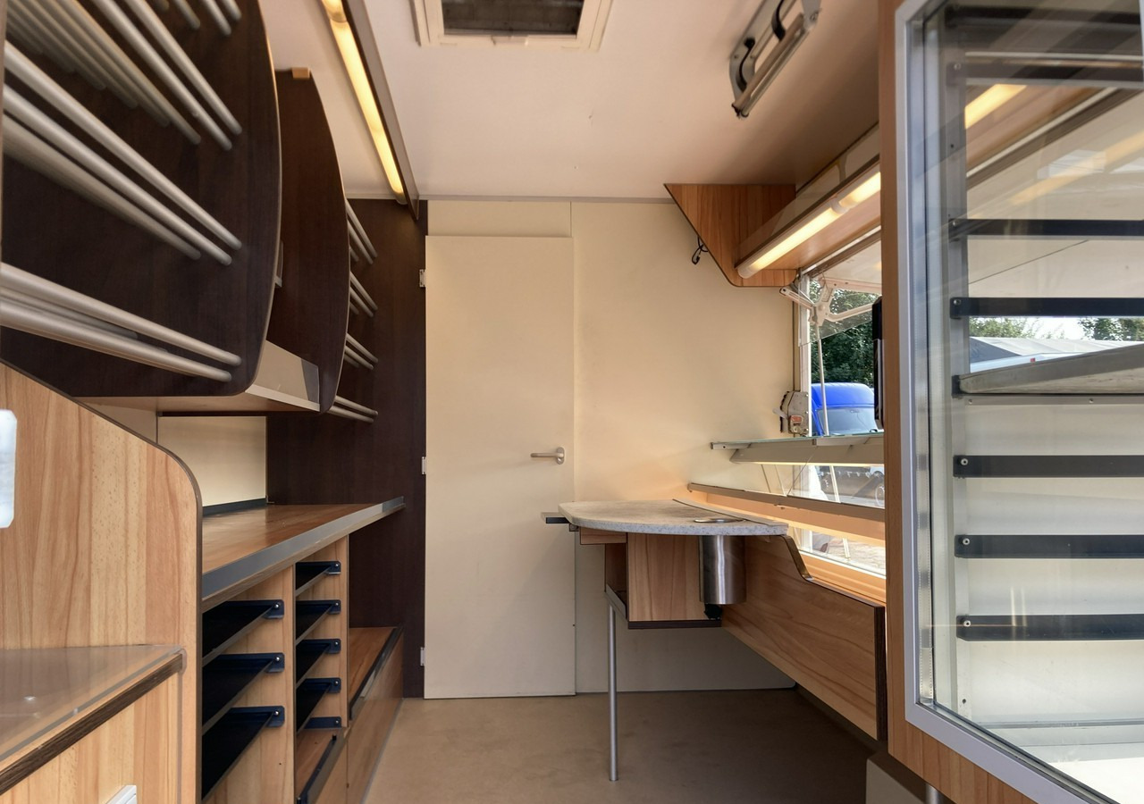 Renault Master Autosklep pieczywa Gastronomiczny Food Truck Foodtruck sklep BORCO20 - Matbil: bild 3 Renault Master Autosklep pieczywa Gastronomiczny Food Truck Foodtruck sklep BORCO20 - Matbil: bild 3