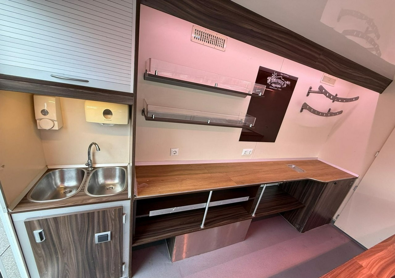 Renault Master Autosklep wędlin Gastronomiczny Food Truck Foodtruck Sklep Solar 20 - Matbil: bild 3 Renault Master Autosklep wędlin Gastronomiczny Food Truck Foodtruck Sklep Solar 20 - Matbil: bild 3