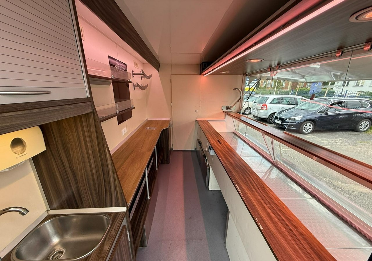 Renault Master Autosklep wędlin Gastronomiczny Food Truck Foodtruck Sklep Solar 20 - Matbil: bild 2 Renault Master Autosklep wędlin Gastronomiczny Food Truck Foodtruck Sklep Solar 20 - Matbil: bild 2