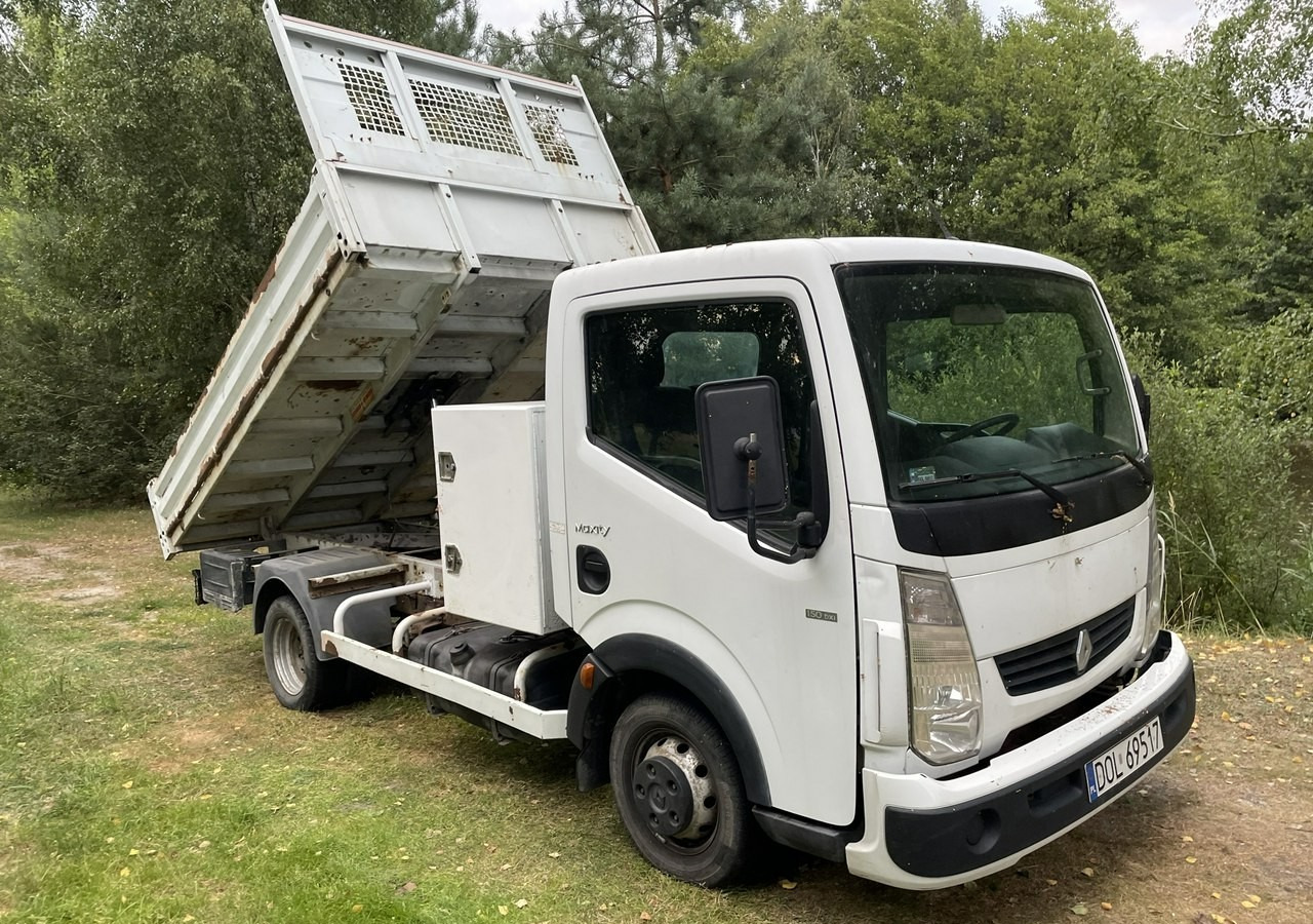 Renault Maxity Renault Maxity 3,0-150KM Canter Wywrotka skrzynia 2010 - Transportbil med tippflak: bild 1 Renault Maxity Renault Maxity 3,0-150KM Canter Wywrotka skrzynia 2010 - Transportbil med tippflak: bild 1