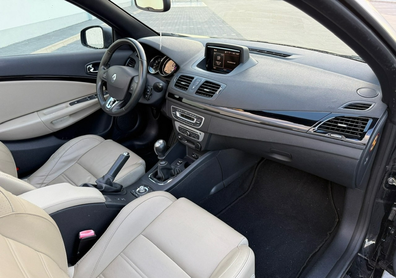 Renault Megane III Cabrio LIFT III 1.2 TCE 131 Skóra Led Navi PDC Bogate wyposażenie 20 - Cabriolet: bild 4 Renault Megane III Cabrio LIFT III 1.2 TCE 131 Skóra Led Navi PDC Bogate wyposażenie 20 - Cabriolet: bild 4