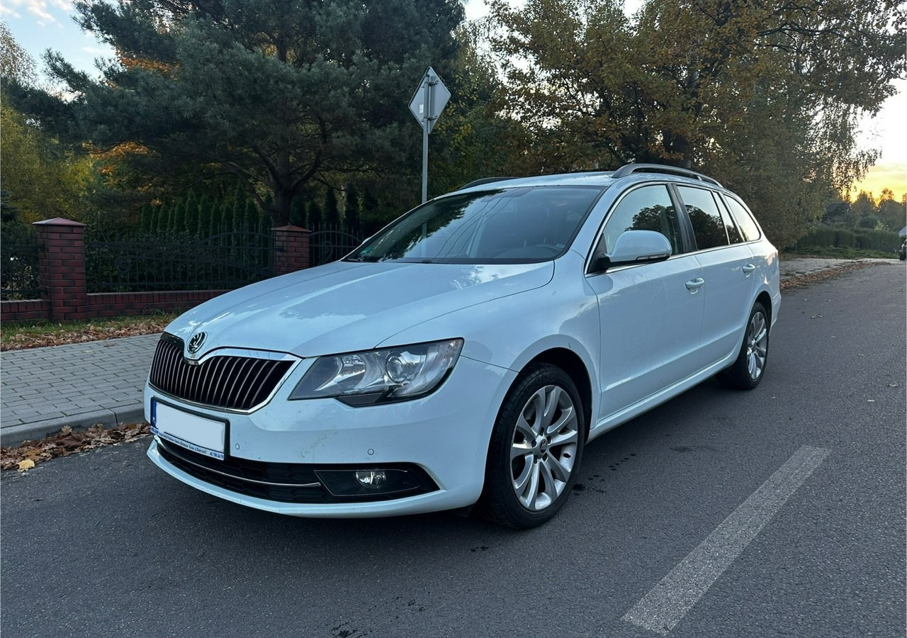 Skoda Superb II Skoda Superb 1.8TSI 160KM LPG PRINS 2035 KLIMA NAVI PDC XENON 2015 - Kombi: bild 1 Skoda Superb II Skoda Superb 1.8TSI 160KM LPG PRINS 2035 KLIMA NAVI PDC XENON 2015 - Kombi: bild 1