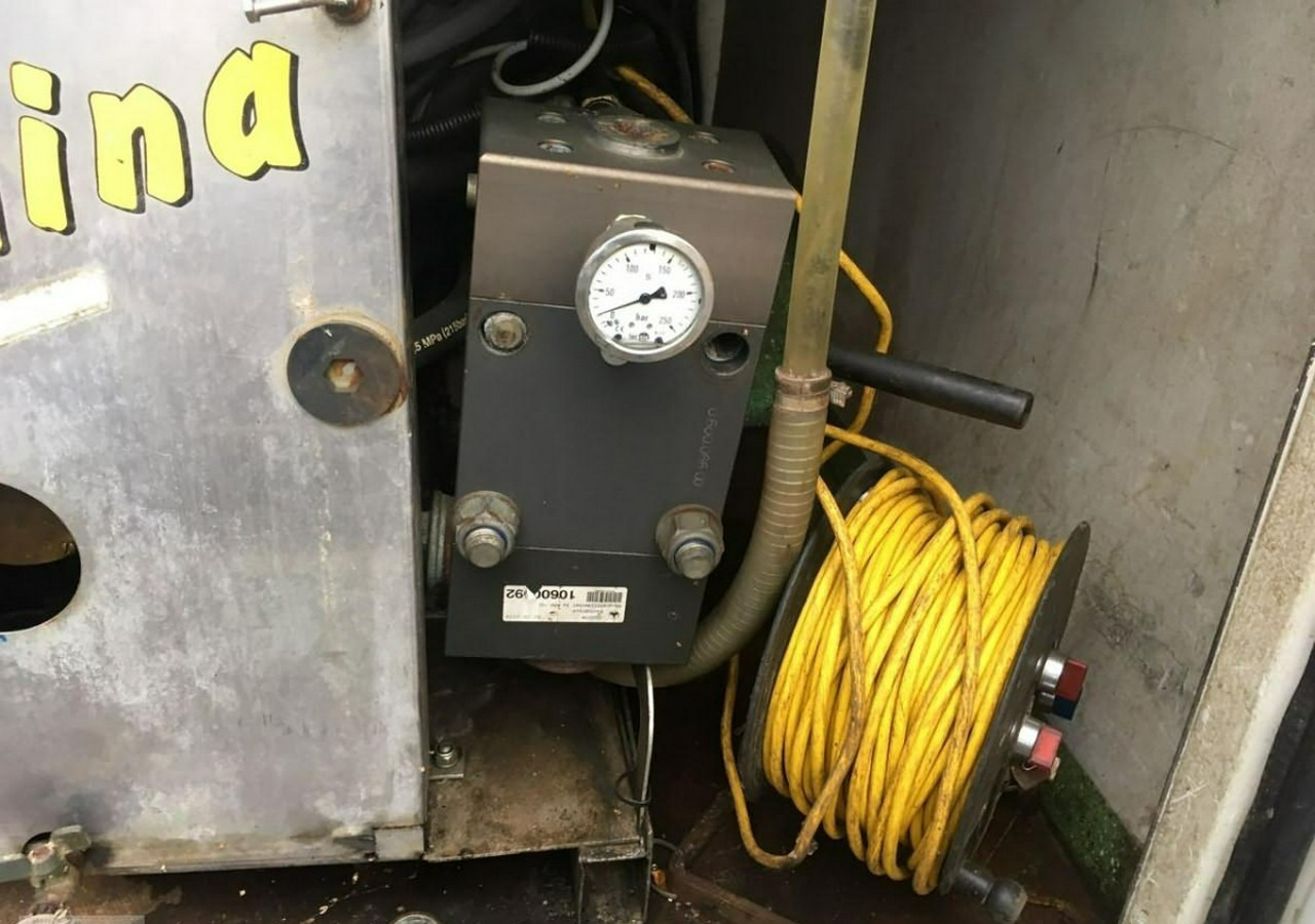 Iveco 35 Urządzenie Kanalizacja Wuko Asenizacyjny Kret - Utility/ Specialfordon: bild 4 Iveco 35 Urządzenie Kanalizacja Wuko Asenizacyjny Kret - Utility/ Specialfordon: bild 4