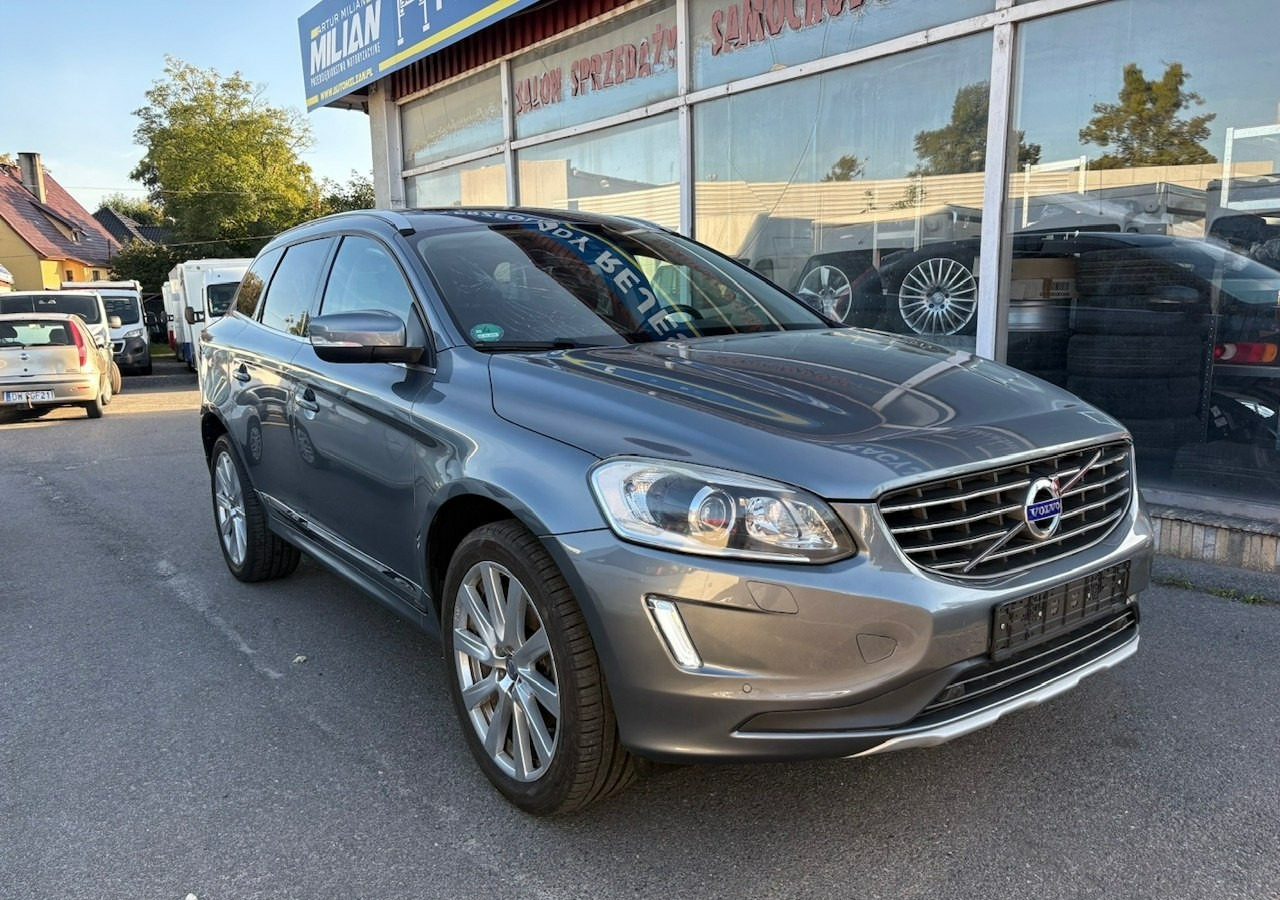 Volvo XC60 I Volvo XC 60 2,4 D4 AWD 190KM Summum Navi Panorama Skóry Kamera 2017 - SUV: bild 1 Volvo XC60 I Volvo XC 60 2,4 D4 AWD 190KM Summum Navi Panorama Skóry Kamera 2017 - SUV: bild 1