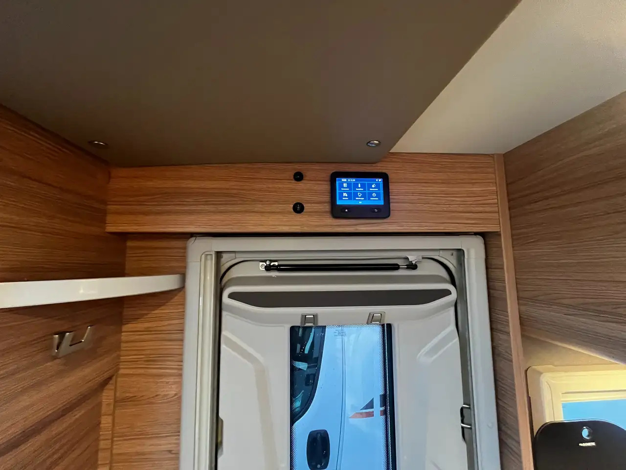 Ny Halvintegrerad husbil Weinsberg CaraCompact 600 MEG Pepper Mietwagen Verfügbar: bild 14 Ny Halvintegrerad husbil Weinsberg CaraCompact 600 MEG Pepper Mietwagen Verfügbar: bild 14