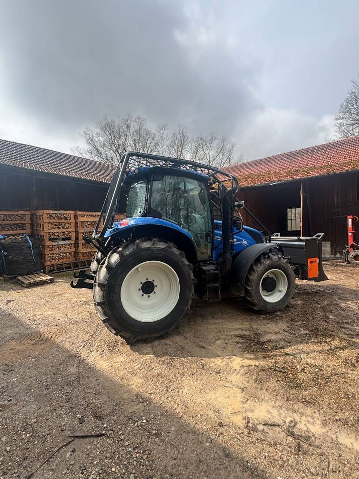 New Holland T5.110 AutoCommand  - Skogstraktor: bild 4 New Holland T5.110 AutoCommand  - Skogstraktor: bild 4