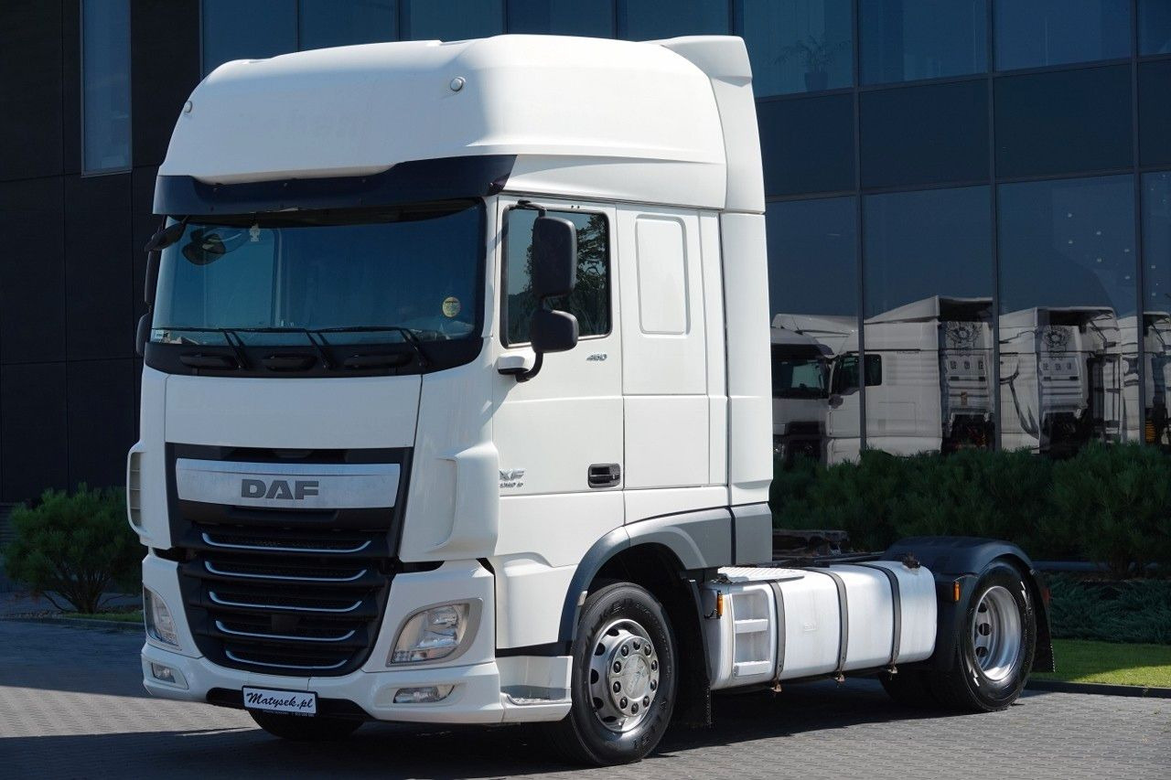 DAF XF 460 / MANUAL / STANDARD / SUPER SPACE CAB - Dragbil: bild 2 DAF XF 460 / MANUAL / STANDARD / SUPER SPACE CAB - Dragbil: bild 2