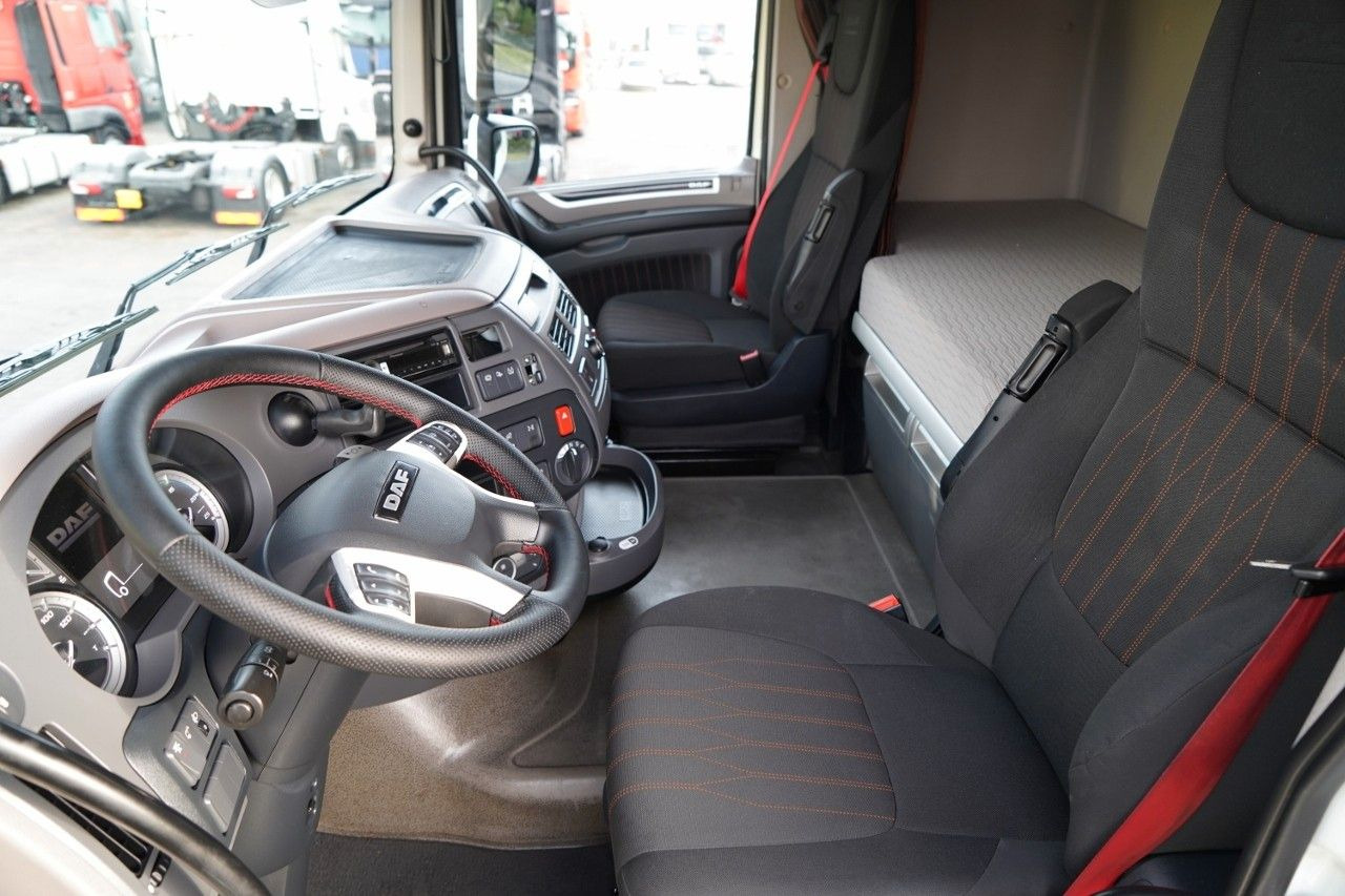 Dragbil DAF XF 480 / SPACE CAB / RETARDER / OPONY 100%: bild 24