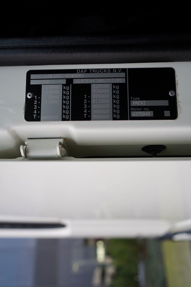 Dragbil DAF XF 480 / SPACE CAB / RETARDER / OPONY 100%: bild 38