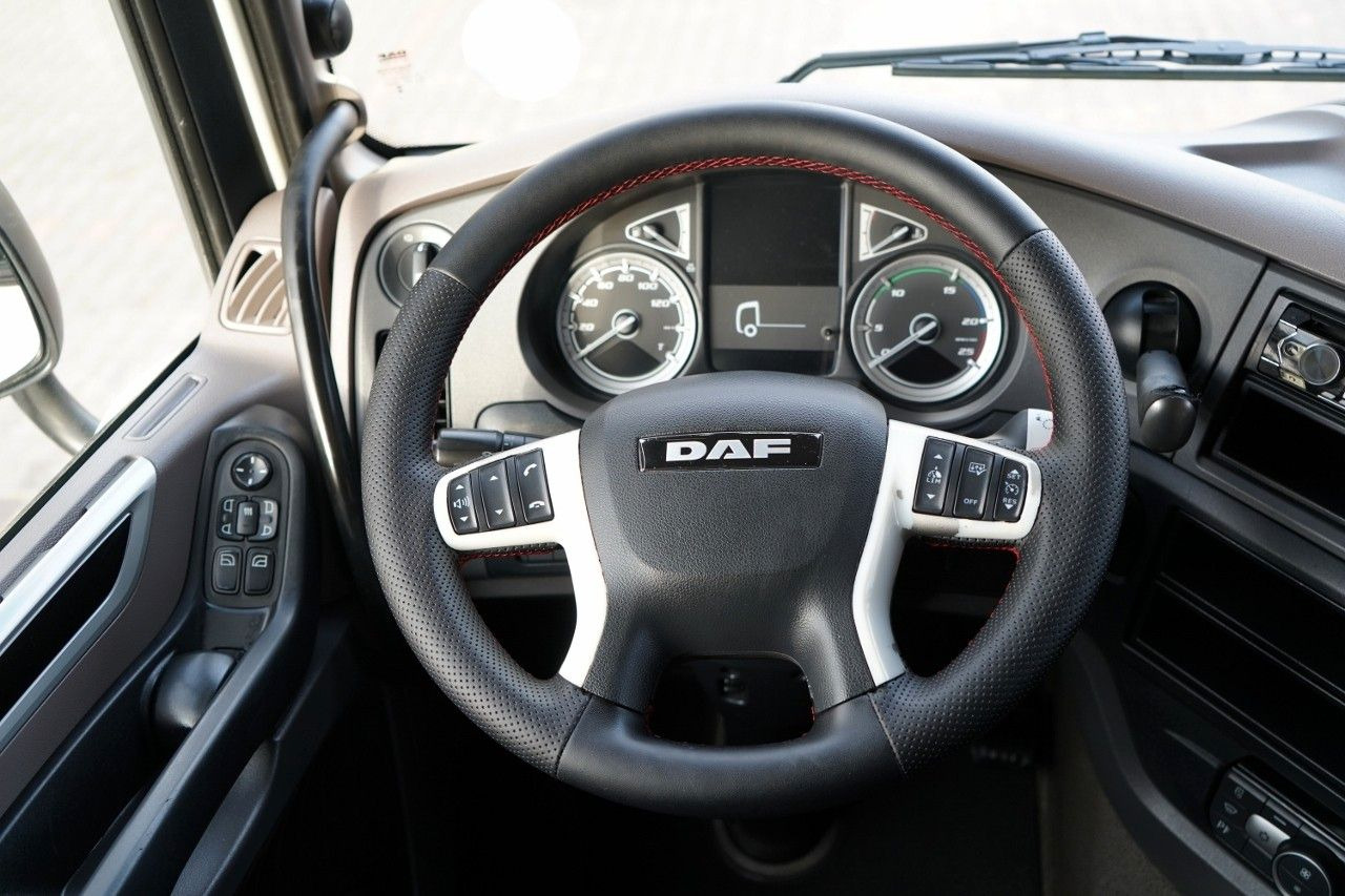 Dragbil DAF XF 480 / SPACE CAB / RETARDER / OPONY 100%: bild 28