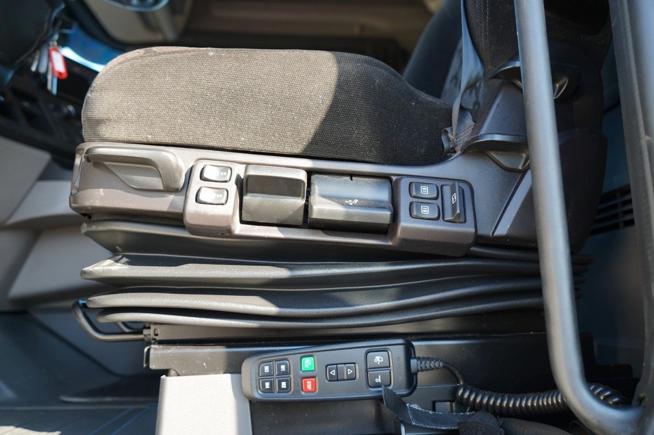 Dragbil Scania S 500 / RETARDER / FULL AIRMATIC / ALUFELGI /: bild 23 Dragbil Scania S 500 / RETARDER / FULL AIRMATIC / ALUFELGI /: bild 23