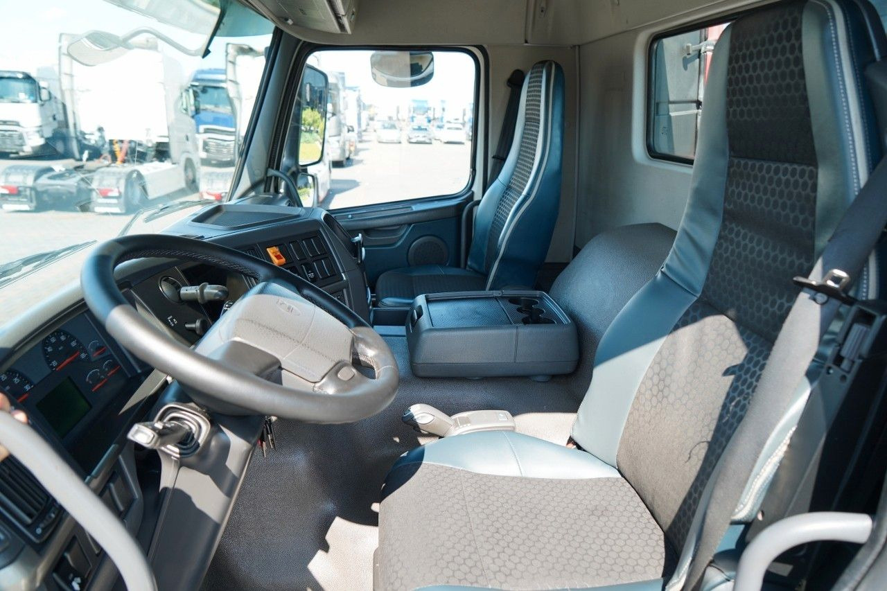 Dragbil Volvo FM 380 / PEŁNY ADR / NISKA KABINA / DZIENNA KABI: bild 15