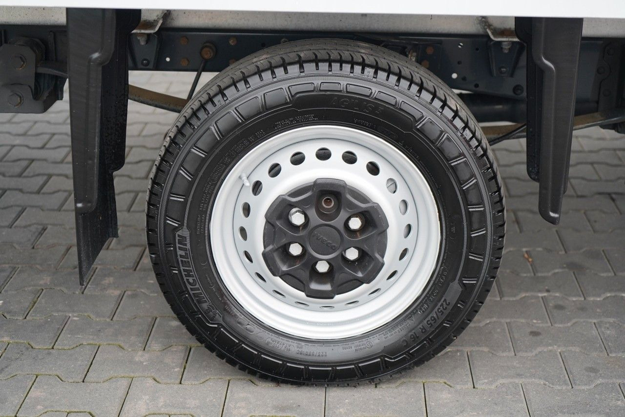 Kylbil Iveco DAILY / 35-130 / HI-MATIC / CHŁODNIA 3,5 M / AGR: bild 19 Kylbil Iveco DAILY / 35-130 / HI-MATIC / CHŁODNIA 3,5 M / AGR: bild 19