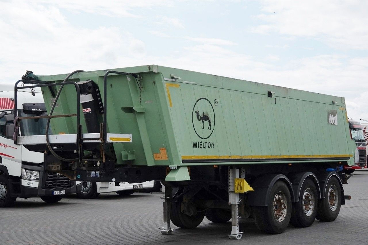 Schmitz Cargobull WYWROTKA 40 M3 / MULDA ALUMINIOWA / OŚ PODNOSZON - Tippbil semitrailer: bild 2 Schmitz Cargobull WYWROTKA 40 M3 / MULDA ALUMINIOWA / OŚ PODNOSZON - Tippbil semitrailer: bild 2