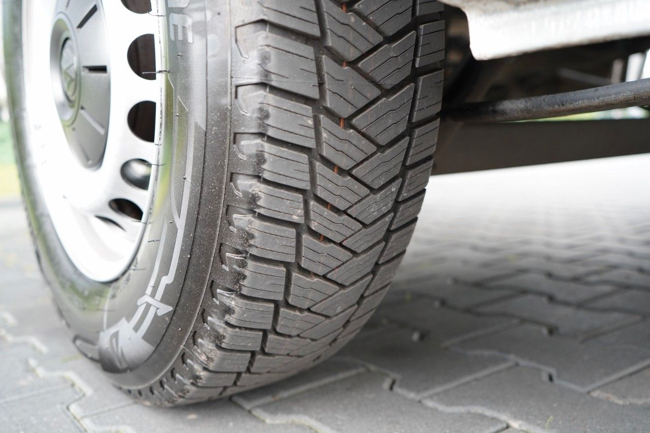 Skåpbil Volkswagen CRAFTER  / 2.0 D / FURGON BLASZAK / NAJAZD ALUM: bild 8