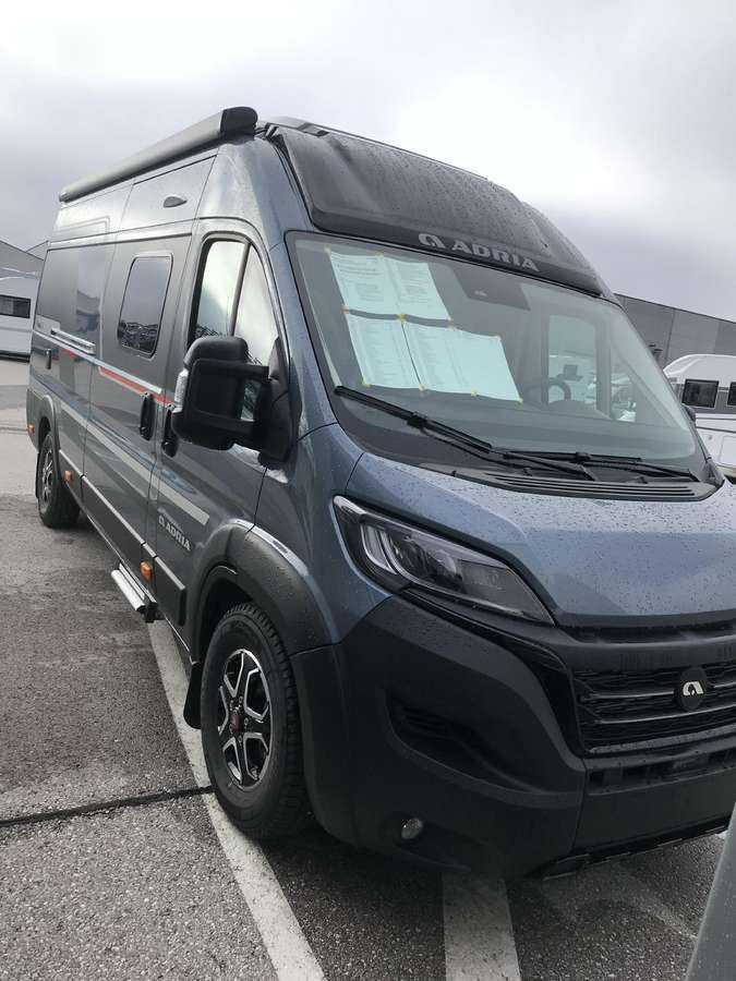 ADRIA Twin Sport 640 SG - Campingbil: bild 2 ADRIA Twin Sport 640 SG - Campingbil: bild 2