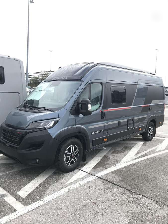 ADRIA Twin Sport 640 SG - Campingbil: bild 1 ADRIA Twin Sport 640 SG - Campingbil: bild 1
