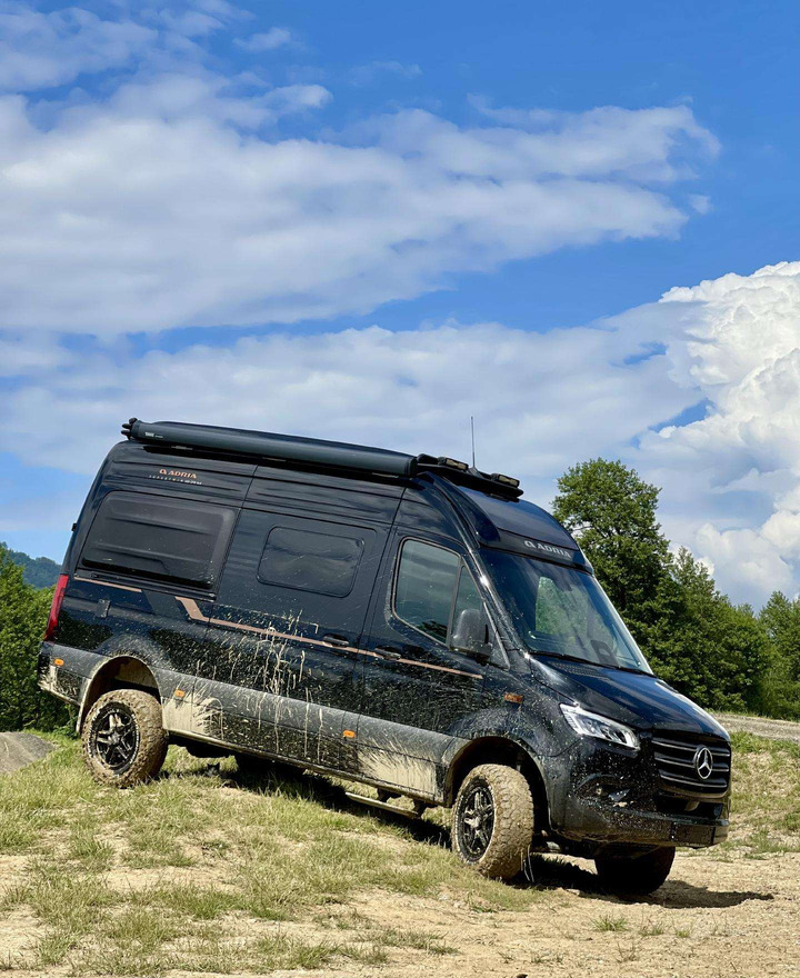 Adria Super Twin - Campingbil: bild 1 Adria Super Twin - Campingbil: bild 1