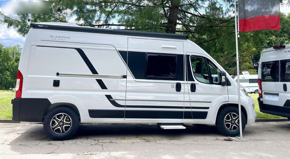 Adria Twin 600 SP Family - Campingbil: bild 1 Adria Twin 600 SP Family - Campingbil: bild 1