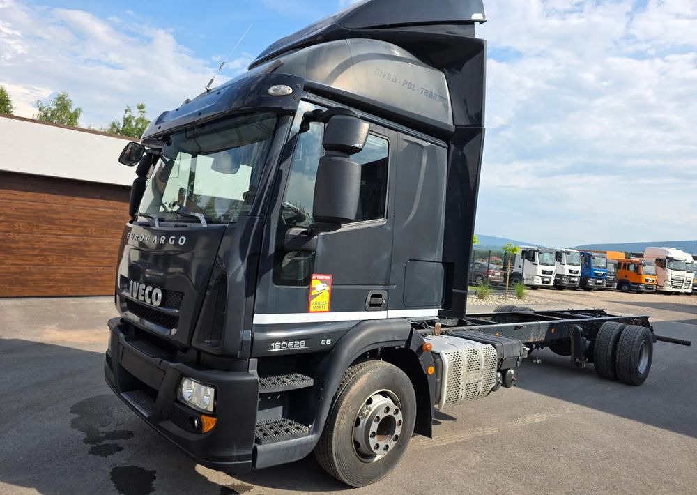Iveco EUROCARGO 160E28  RAMA DO ZABUDOWY/  LAWETA / MANUAL / - Kapellbil: bild 3 Iveco EUROCARGO 160E28  RAMA DO ZABUDOWY/  LAWETA / MANUAL / - Kapellbil: bild 3