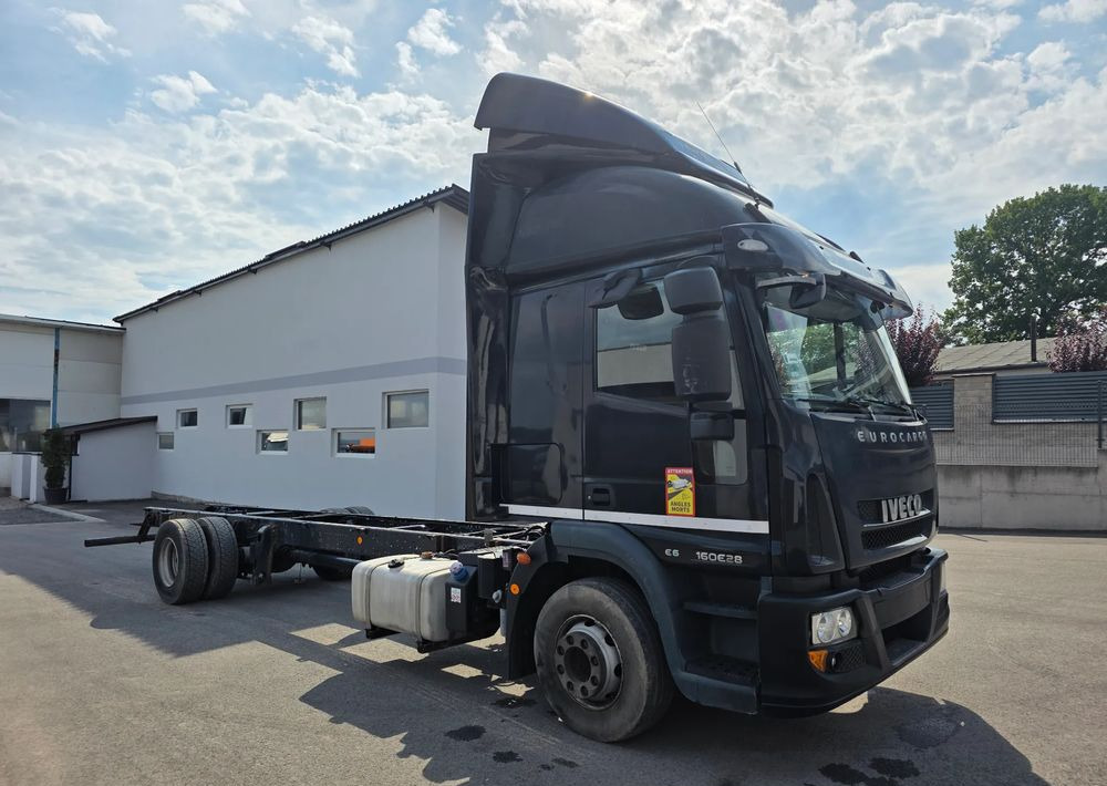 Iveco EUROCARGO 160E28  RAMA DO ZABUDOWY/  LAWETA / MANUAL / - Kapellbil: bild 2 Iveco EUROCARGO 160E28  RAMA DO ZABUDOWY/  LAWETA / MANUAL / - Kapellbil: bild 2