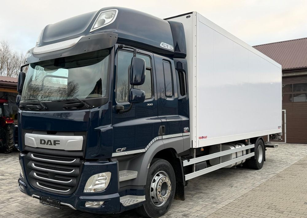 DAF CF 300 / E6 / ACC / SILNIK 10 837 cm3 / IZOTERMA+ WINDA/ 18 PALET / 2020ROK / RETARDER / SPROWADZONY / JAK NOWA - Kylbil lastbil: bild 1 DAF CF 300 / E6 / ACC / SILNIK 10 837 cm3 / IZOTERMA+ WINDA/ 18 PALET / 2020ROK / RETARDER / SPROWADZONY / JAK NOWA - Kylbil lastbil: bild 1