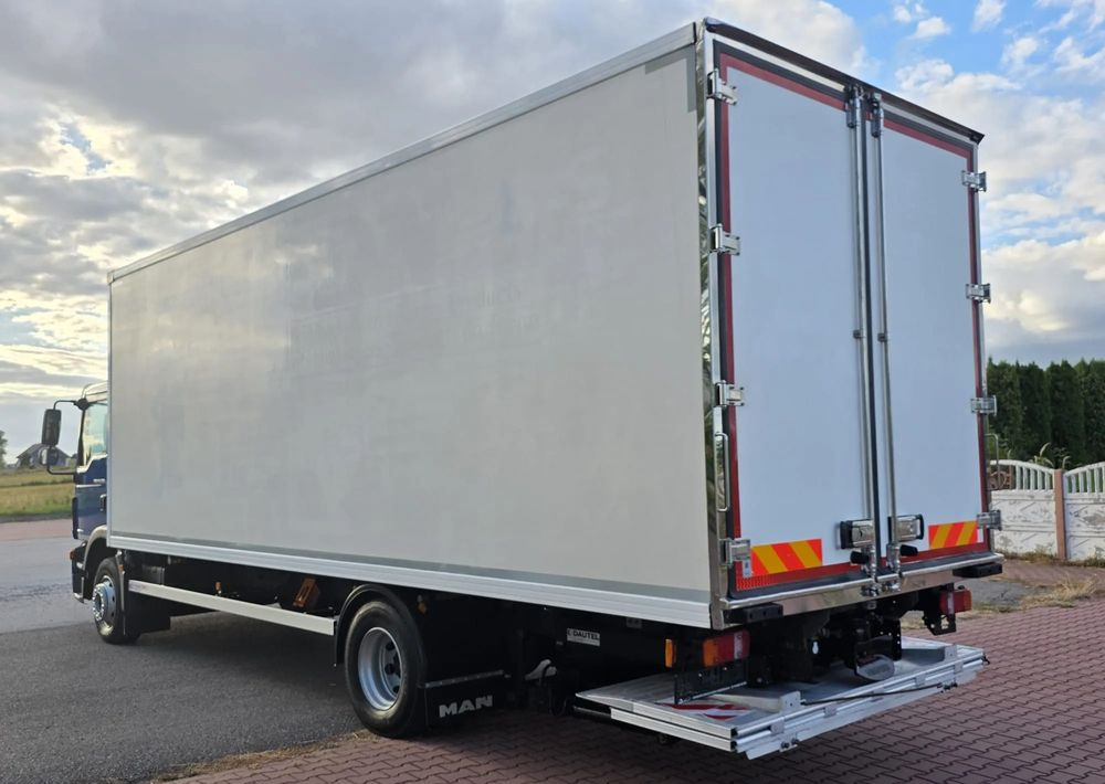 MAN TGM 15.250 / CHŁODNIA / WINDA / 2018 ROK / 230 TYŚ KM / BOCZNE DRZWI / AUTOMAT / SPROWADZONY / E6 / 18  EUROPALET/ - Kylbil lastbil: bild 3 MAN TGM 15.250 / CHŁODNIA / WINDA / 2018 ROK / 230 TYŚ KM / BOCZNE DRZWI / AUTOMAT / SPROWADZONY / E6 / 18  EUROPALET/ - Kylbil lastbil: bild 3