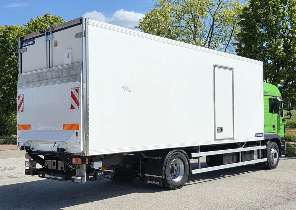 MAN TGM 18.340 / 18.290 / 15.290 / IZOTERMA / WINDA / 19PALET /E6 / SPROWADZONY / AUTOMAT / SYPIALKA / PIERWSZY WŁAŚCICIEL / BOCZNE DRZWI / STAN BARDZO DOBRY - Kylbil lastbil: bild 4 MAN TGM 18.340 / 18.290 / 15.290 / IZOTERMA / WINDA / 19PALET /E6 / SPROWADZONY / AUTOMAT / SYPIALKA / PIERWSZY WŁAŚCICIEL / BOCZNE DRZWI / STAN BARDZO DOBRY - Kylbil lastbil: bild 4