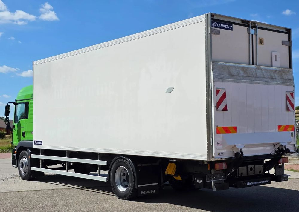 MAN TGM 18.340 / 18.290 / 15.290 / IZOTERMA / WINDA / 19PALET /E6 / SPROWADZONY / AUTOMAT / SYPIALKA / PIERWSZY WŁAŚCICIEL / BOCZNE DRZWI / STAN BARDZO DOBRY - Kylbil lastbil: bild 3 MAN TGM 18.340 / 18.290 / 15.290 / IZOTERMA / WINDA / 19PALET /E6 / SPROWADZONY / AUTOMAT / SYPIALKA / PIERWSZY WŁAŚCICIEL / BOCZNE DRZWI / STAN BARDZO DOBRY - Kylbil lastbil: bild 3