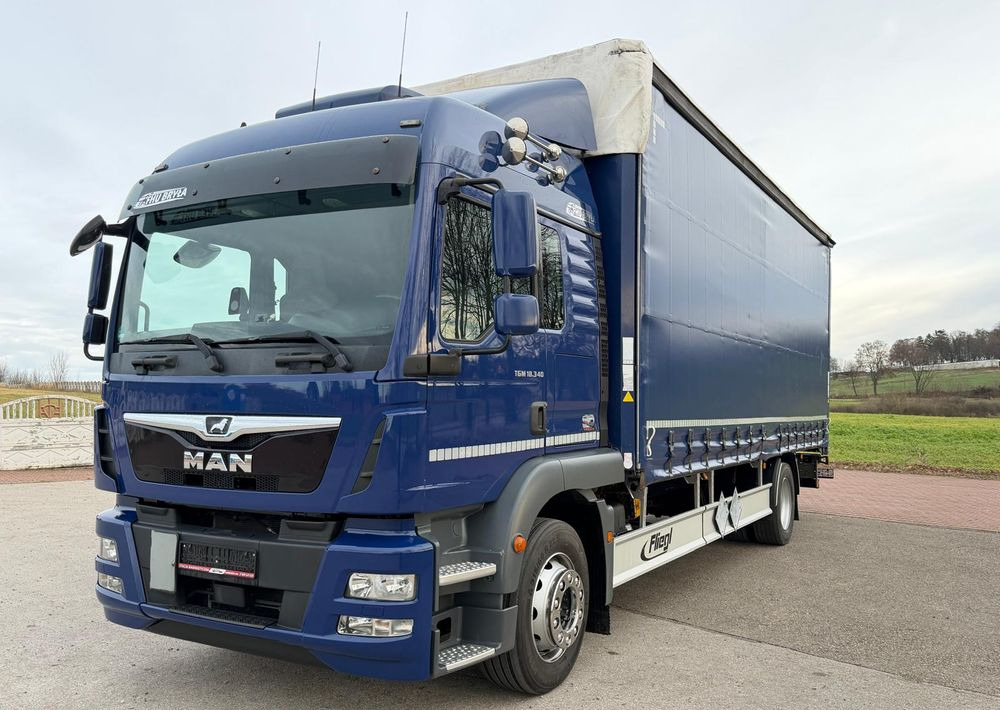 MAN TGM 18.340 / FIRANKA / LIFT / SPROWADZONY / KLIMA POSTOJOWA / 2017 / 9700 ŁADOWNOŚĆ / AUTOMAT / 18 PALET / E6 / WINDA / - Kapellbil: bild 2 MAN TGM 18.340 / FIRANKA / LIFT / SPROWADZONY / KLIMA POSTOJOWA / 2017 / 9700 ŁADOWNOŚĆ / AUTOMAT / 18 PALET / E6 / WINDA / - Kapellbil: bild 2