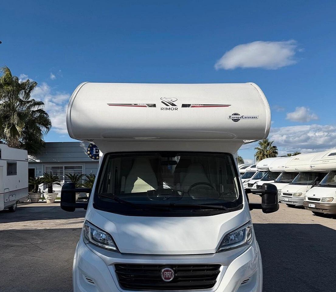 Rimor SEAL 3 - Alkovbil: bild 1 Rimor SEAL 3 - Alkovbil: bild 1