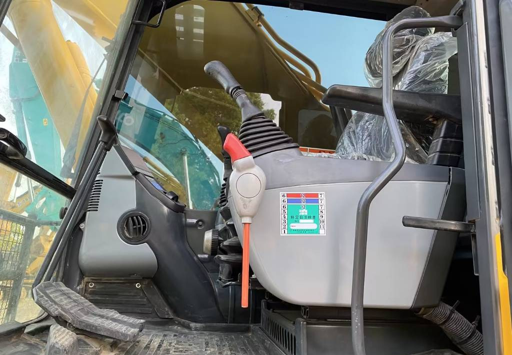 KOMATSU PC 450-8 - Bandgrävare: bild 5 KOMATSU PC 450-8 - Bandgrävare: bild 5