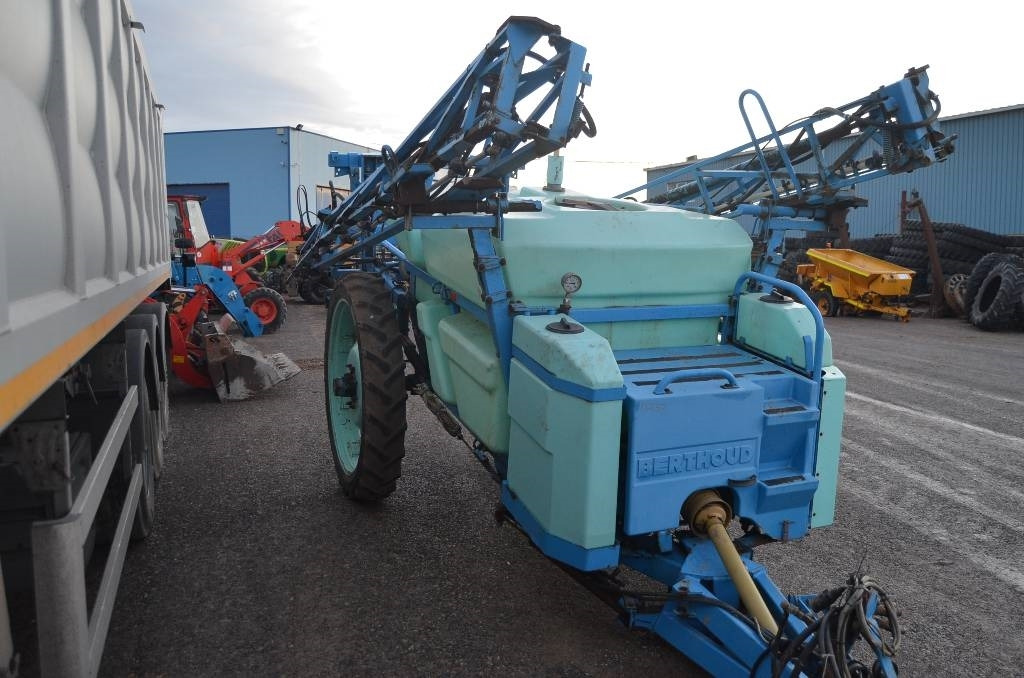 Berthoud Racer 25  - Bogserad spruta: bild 4 Berthoud Racer 25  - Bogserad spruta: bild 4