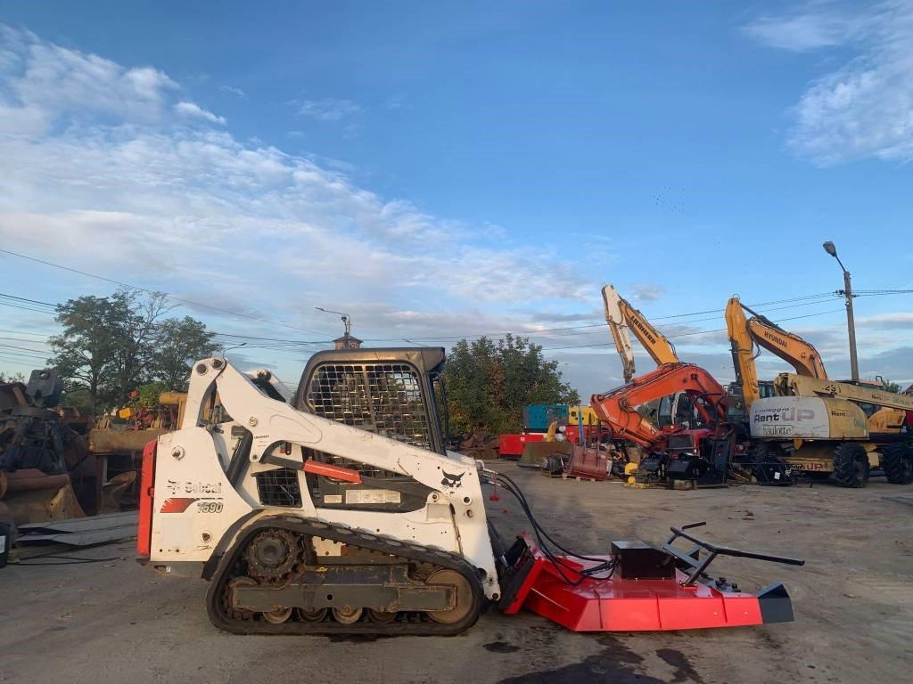 Bobcat T 590 - Kompaktlastare/ Slirstyrda lastare: bild 5 Bobcat T 590 - Kompaktlastare/ Slirstyrda lastare: bild 5