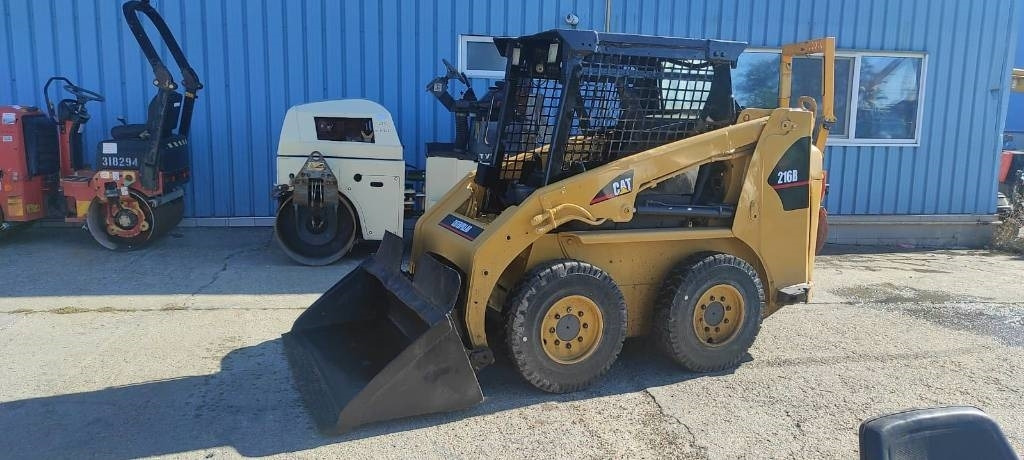 CAT 216 - Kompaktlastare/ Slirstyrda lastare: bild 5 CAT 216 - Kompaktlastare/ Slirstyrda lastare: bild 5