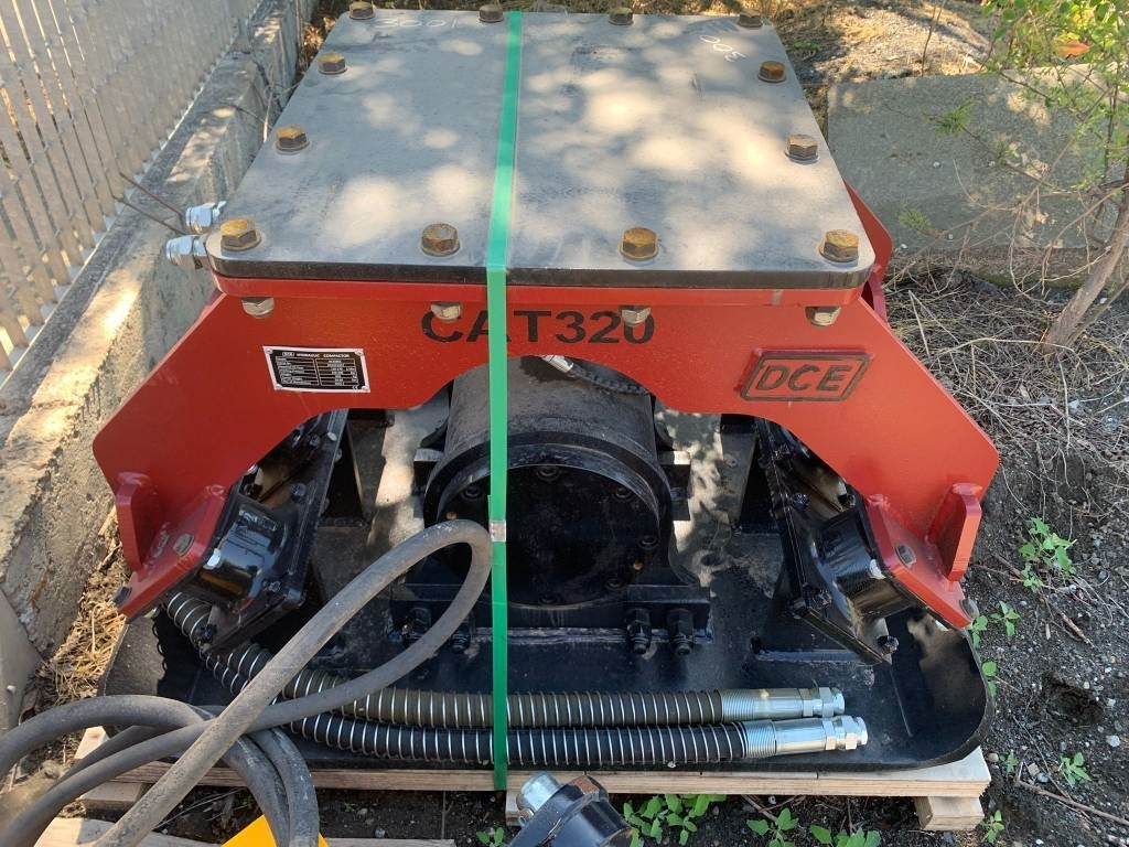 DCE EE08EC VIBRATING PLATE - Vibroplatta: bild 1 DCE EE08EC VIBRATING PLATE - Vibroplatta: bild 1