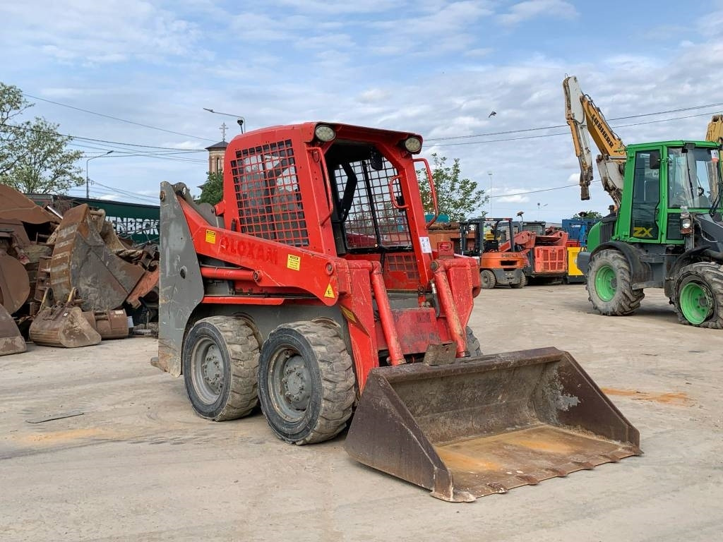 Gehl SL3840SX - Kompaktlastare/ Slirstyrda lastare: bild 4 Gehl SL3840SX - Kompaktlastare/ Slirstyrda lastare: bild 4