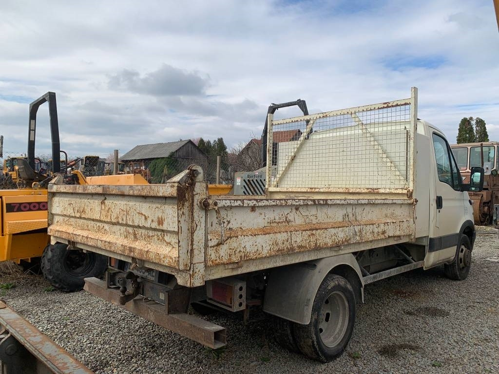 Iveco 35.10 - Transportbil med tippflak: bild 3 Iveco 35.10 - Transportbil med tippflak: bild 3