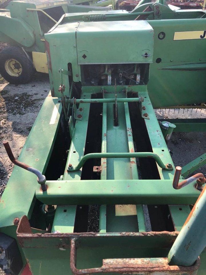 John Deere 459 - Fyrkantspress: bild 4 John Deere 459 - Fyrkantspress: bild 4