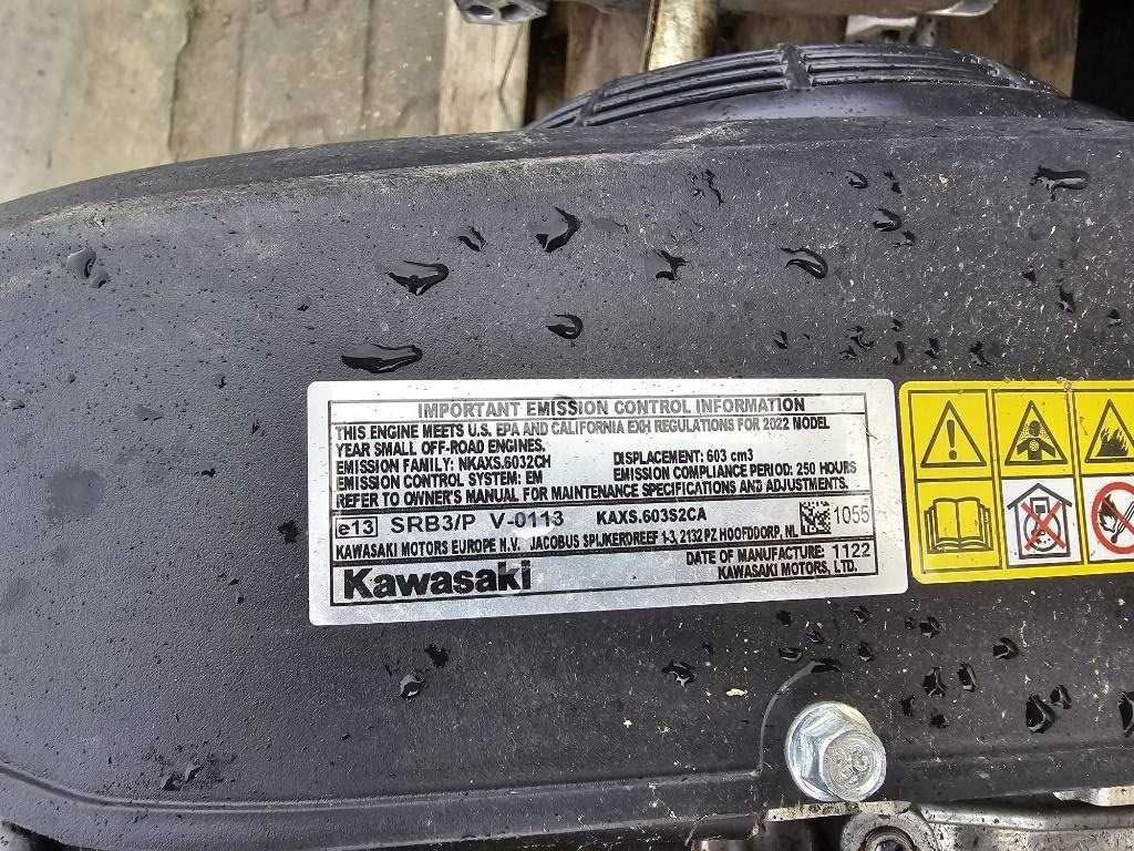 Kawasaki SRB3/P V-0113 ENGINE  - Motor för Byggmaskiner: bild 3 Kawasaki SRB3/P V-0113 ENGINE  - Motor för Byggmaskiner: bild 3