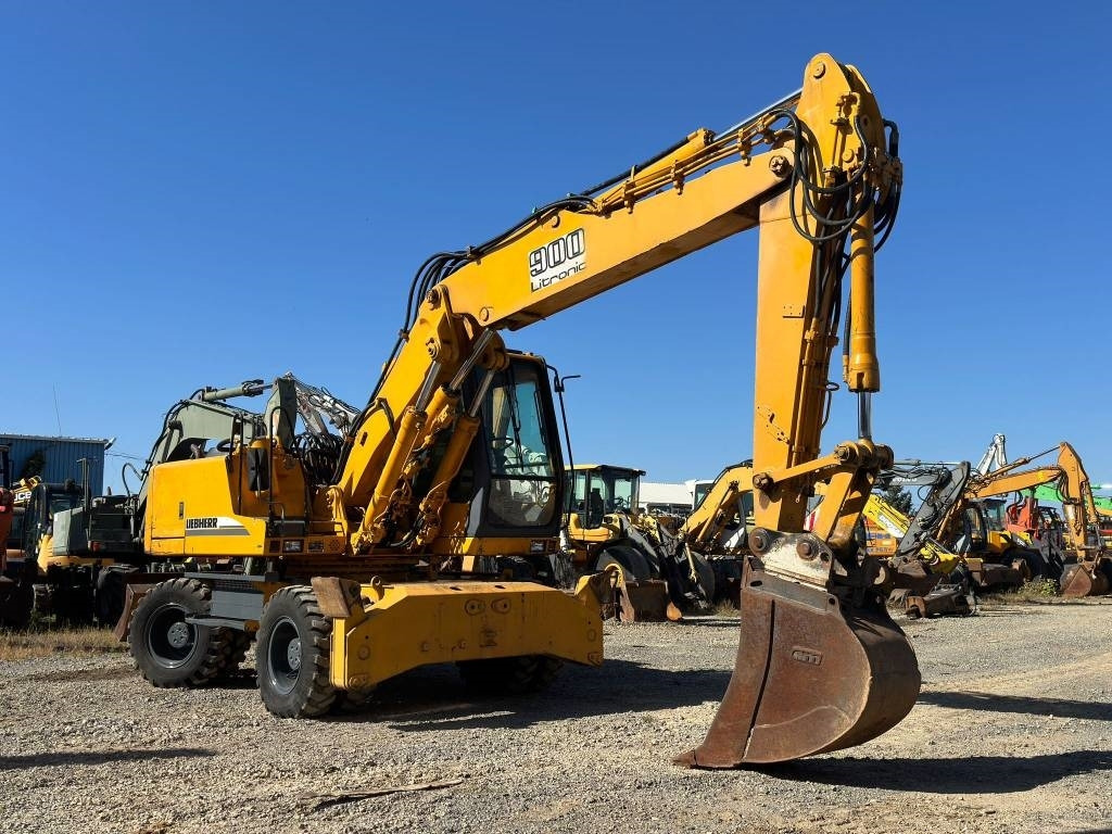 Liebherr A 900 B  - Grävmaskin på däck: bild 2 Liebherr A 900 B  - Grävmaskin på däck: bild 2