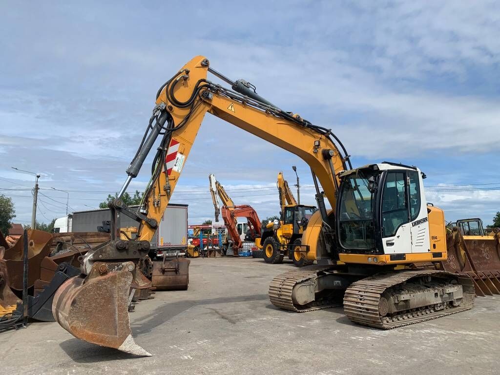 Liebherr R 914 Compact Litronic Liebherr R 914 Compact Litronic - Grävmaskin på däck: bild 1 Liebherr R 914 Compact Litronic Liebherr R 914 Compact Litronic - Grävmaskin på däck: bild 1