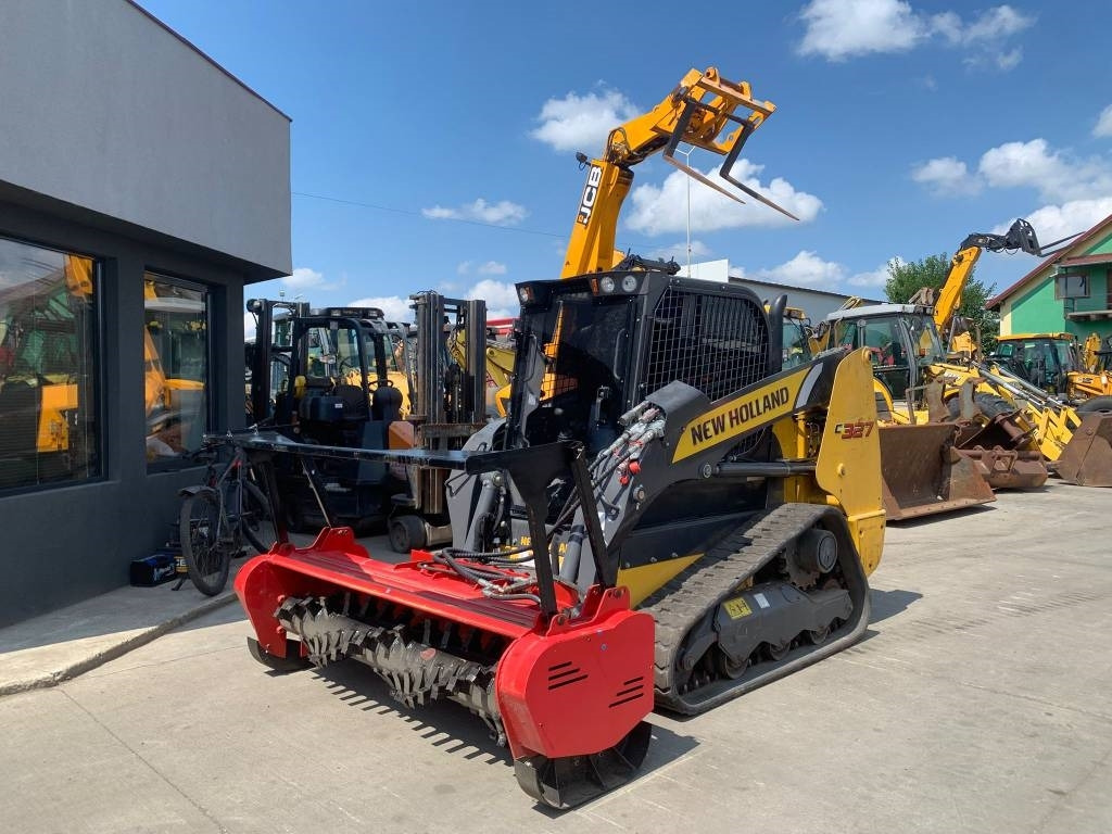 New Holland C327 - Kompaktlastare/ Slirstyrda lastare: bild 1 New Holland C327 - Kompaktlastare/ Slirstyrda lastare: bild 1